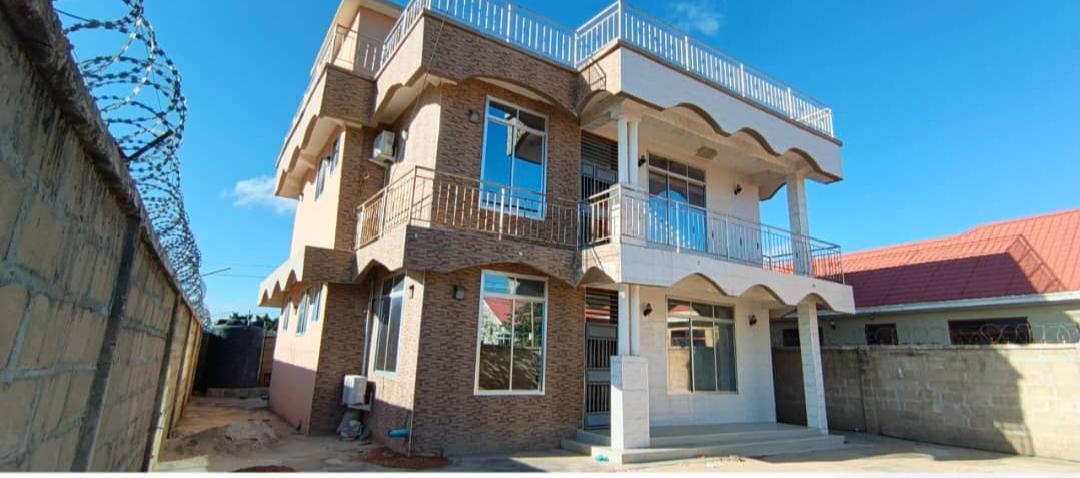 NYUMBA YA GHOROFA INAUZWA-DODOMA MJINI (SQM 280) NIPIGIE: 0718 926951