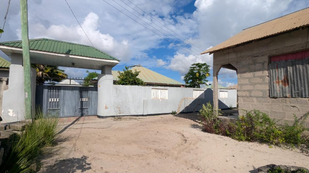 NYUMBA INAUZWA IPO KIVULE CCM